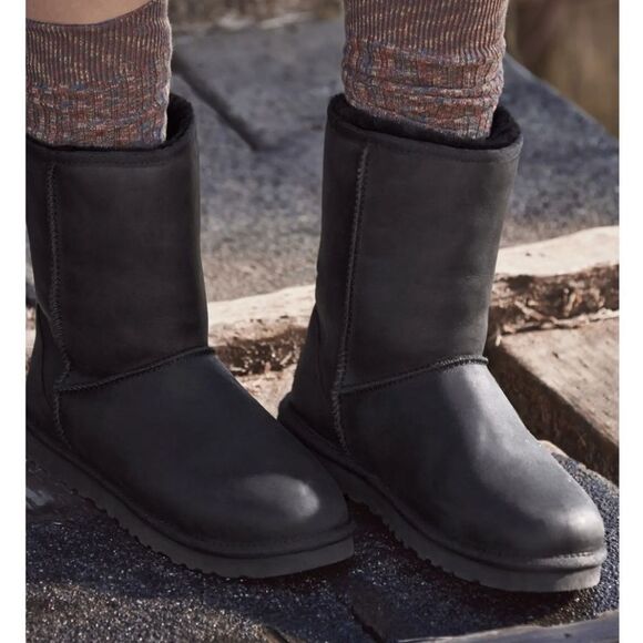 Ugg Leather Classic Short Water Resistant Boot Sz 10 - Picture 4 of 15